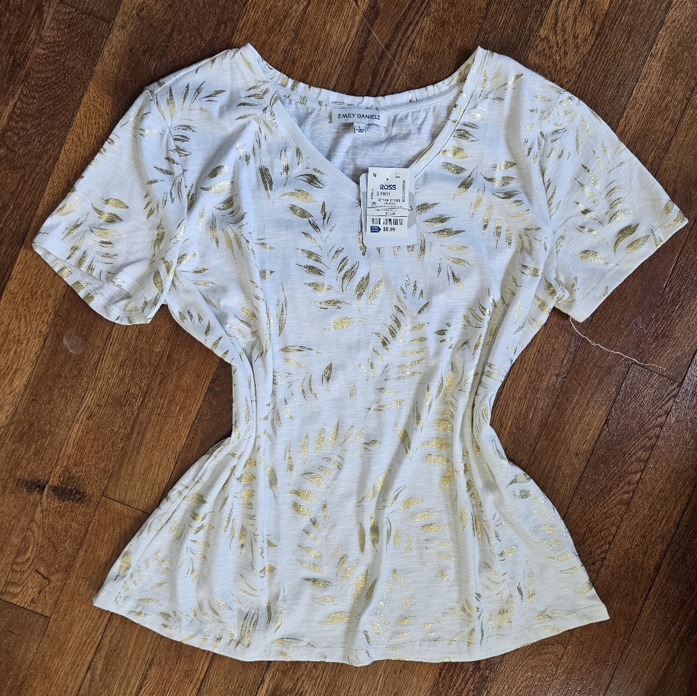 White and Gold V-neck T-shirt With Leaf Design